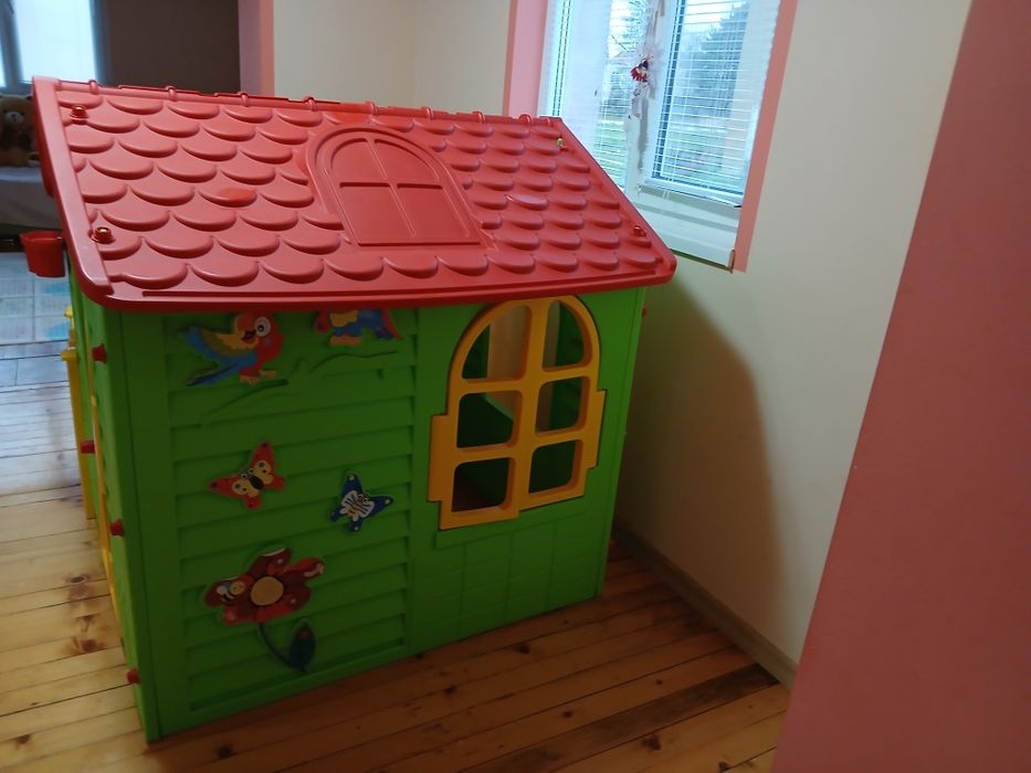 Детска пластмасова къща
