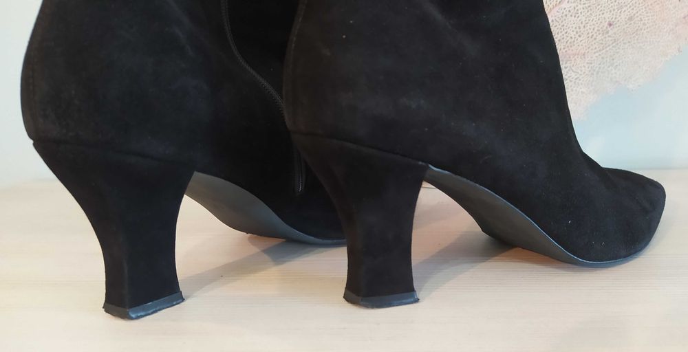 THIERRY RABOTIN черни велурени боти №40