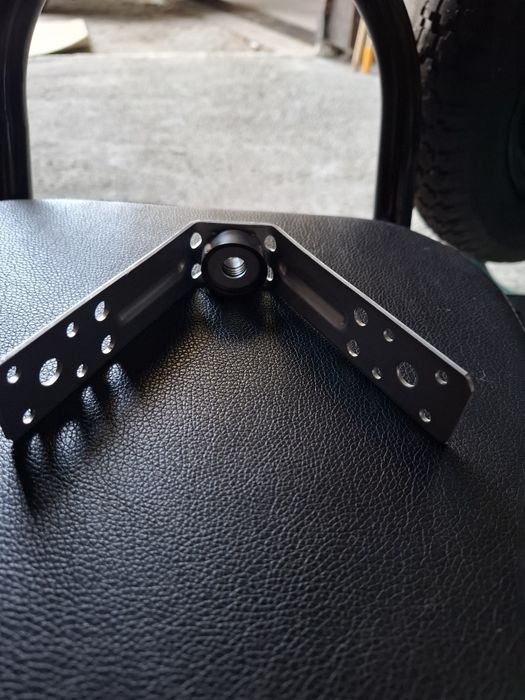 Clema V - Holder