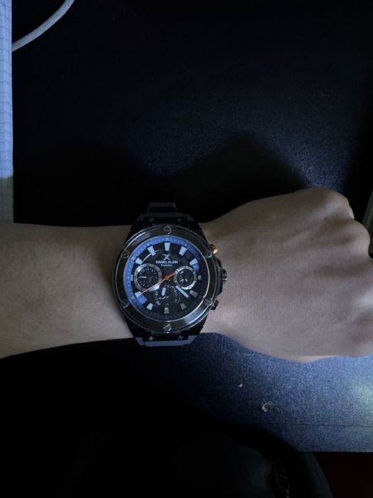 Deniel clein часы