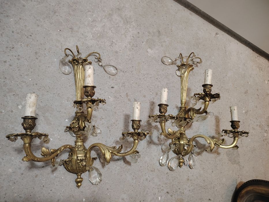 Superb set de aplice de dimensiuni mari din bronz masiv și elemente din cristal in stilul francez Louis,piese cu o lucrătură de o foarte mare finețe