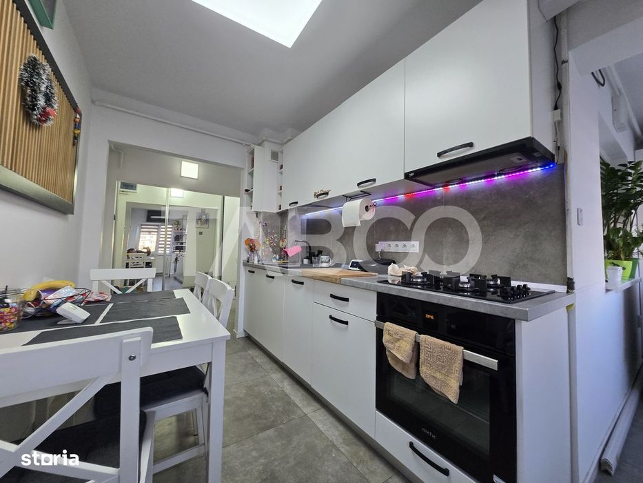 Apartament 2 camere de vanzare 51mpu decomandat Vasile Aaron Sibiu