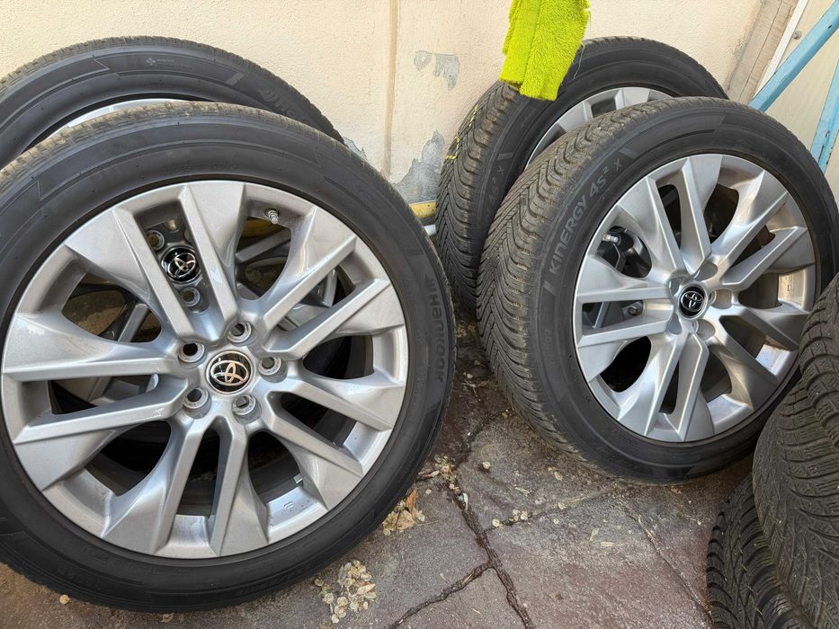 Set jante originate Toyota, 19 inch cu anvelope Hankook all seasons 225/55R19 dot 2024 Toyota Rav 4, dupa 2018..Pret 5500 ron. Negociabil