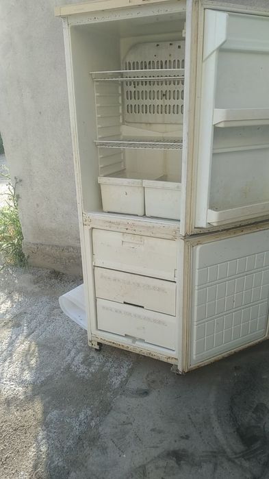Xolodilnik srochno sotiladi