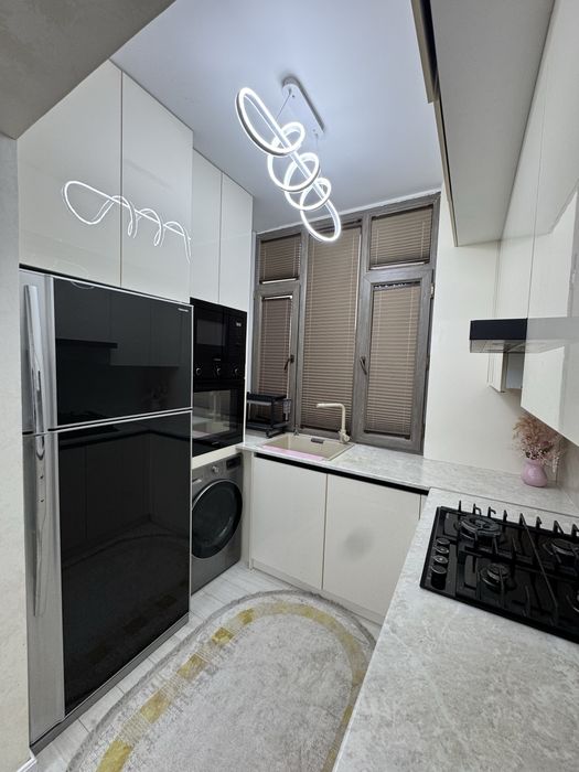 4 хонали зур ремонти ва мебель техникаси билан сотилади