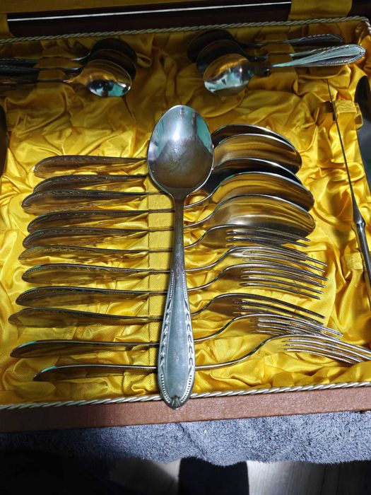 Set tacamuri inox rusesc , vechi