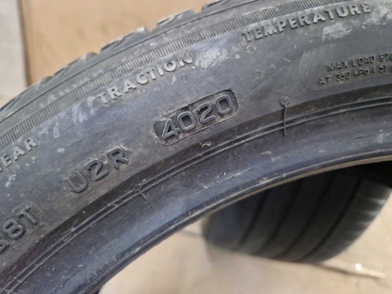 2 Bridgestone R19 245/40
летни гуми
DOT4020