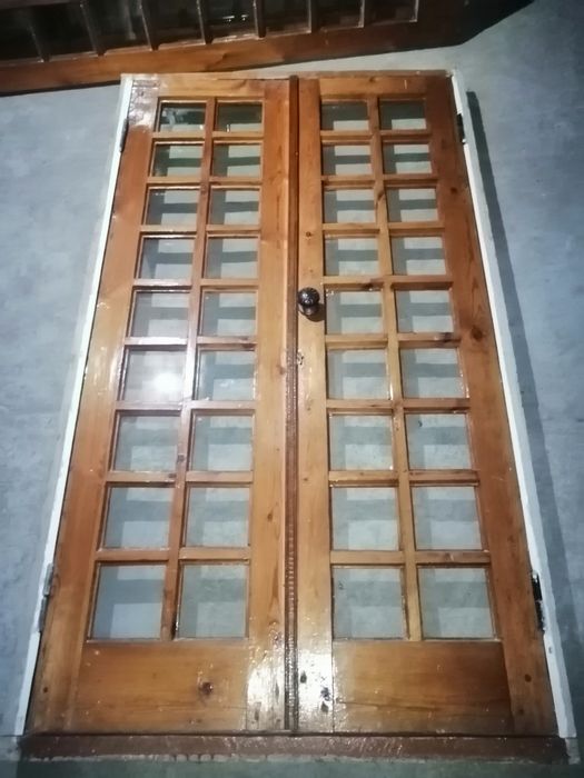 Продоеються межкомнатные двери в хорошо состояний