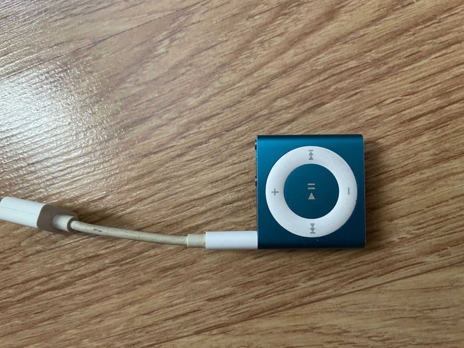 Vintage Apple A1373 Blue iPod Shuffle 4th Generation 2GB Functional