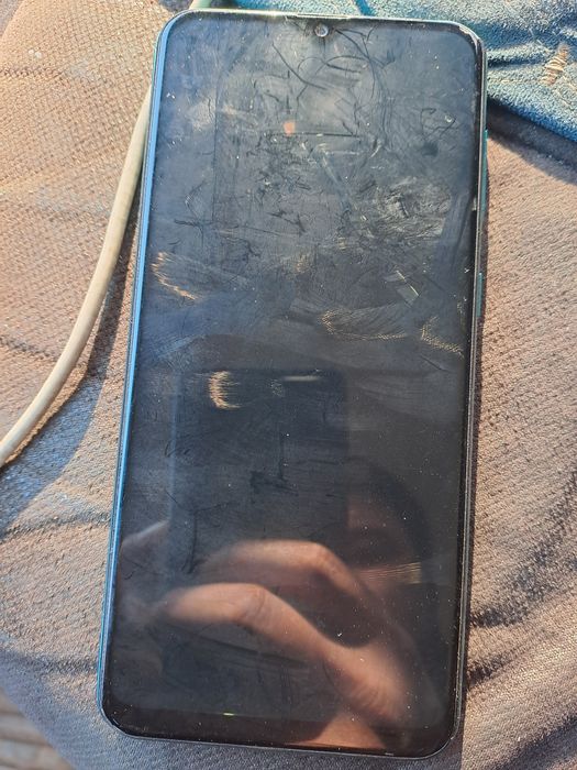 Продаю 3 телефона