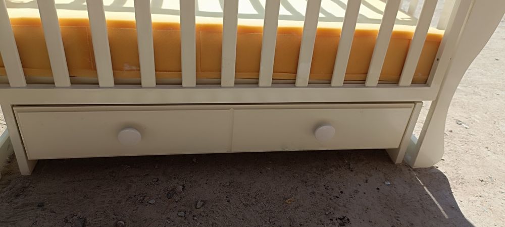 Продам детскую кроватку бу