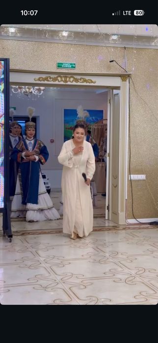 продам новые платья носила 1 раз