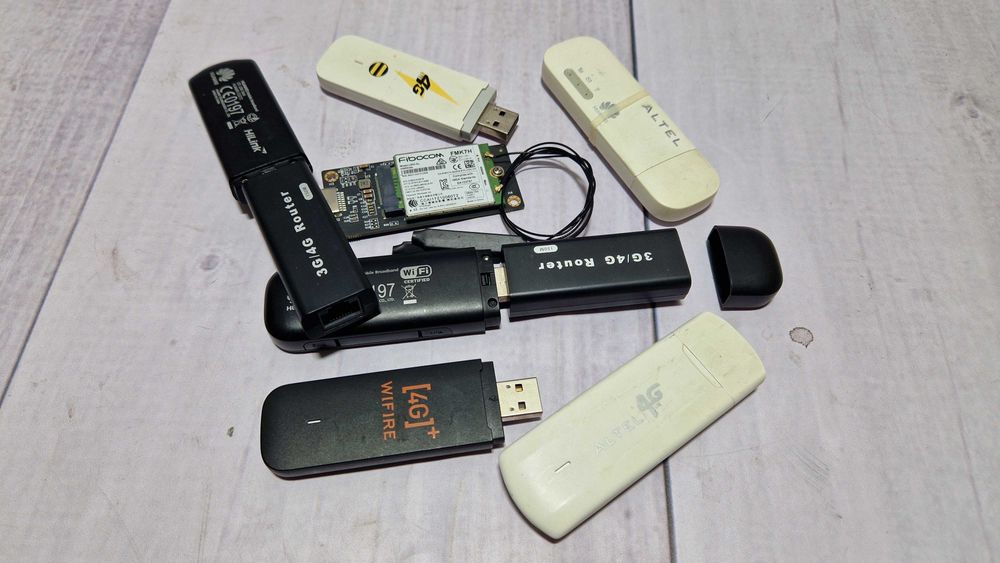 Продам комплект модемов одним лотом