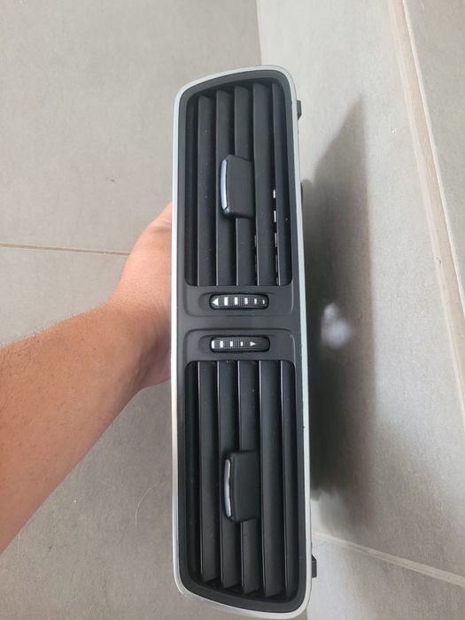Grila Bord Vw Passat B6,B7