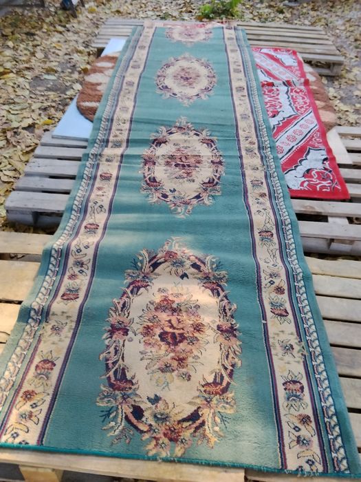 Продам коври б/у
