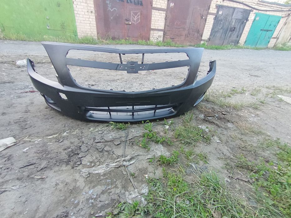 Продам бампер Шевроле кобальт