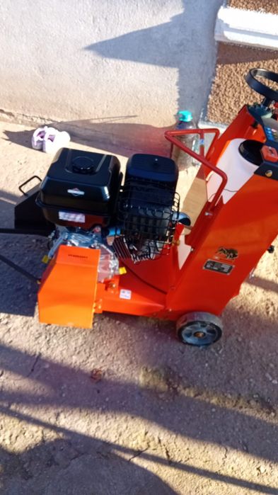 Vând mașină de tăiat asfalt nouă nefolosită