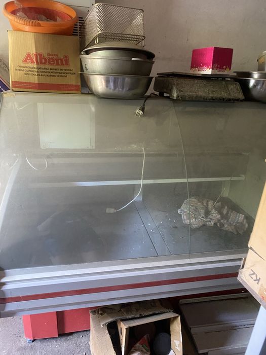 Холодильники один средний один большой производственный