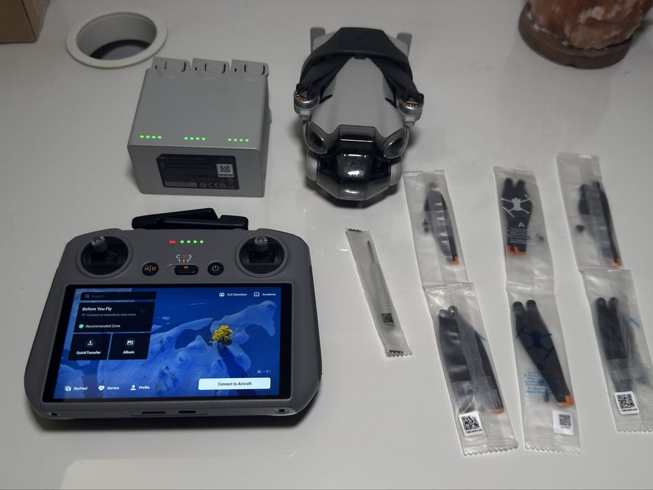 DJI Mini 4 Pro Fly More Combo
