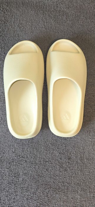 Yeezy 350 -  Yeezy slide
