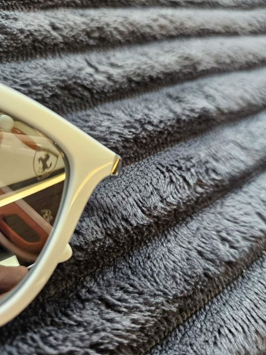 Слънчеви очила Ray-Ban & Ferrari