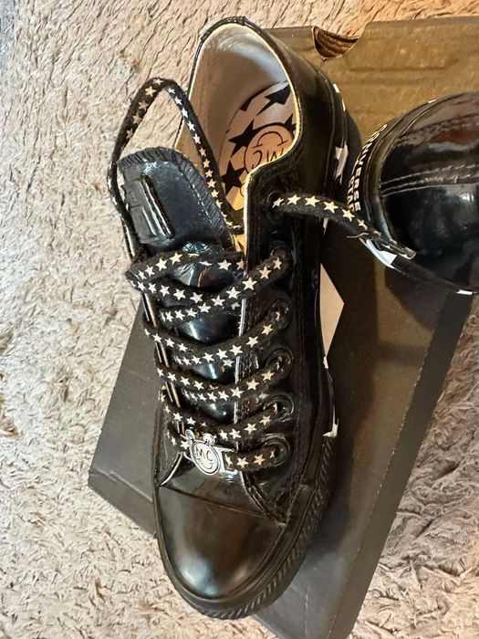 Черни гуменки convers