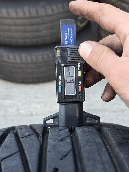 2 Броя 215/55/17 Goodyear 6mm