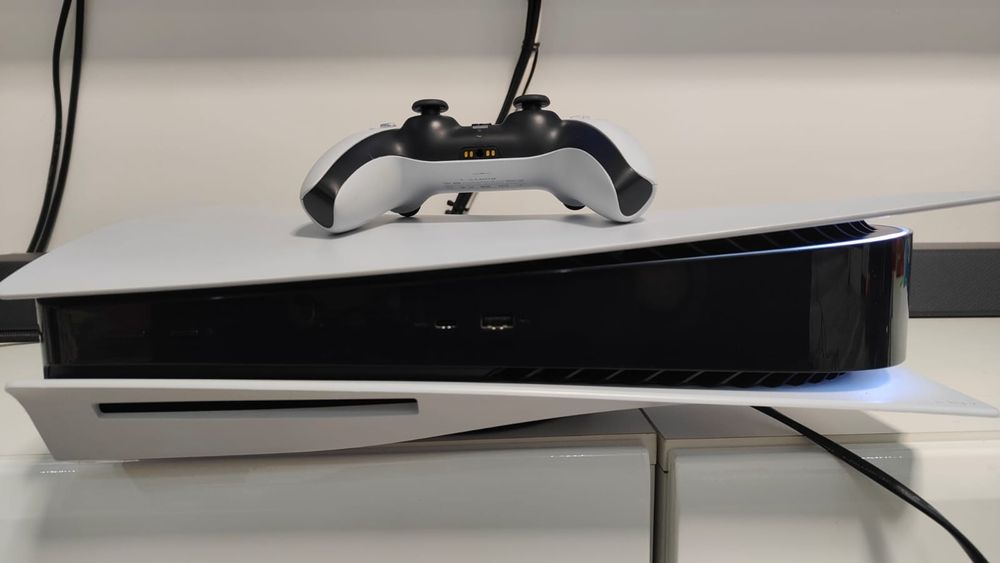 Playstation 5  (Ps5) Disk + controller
