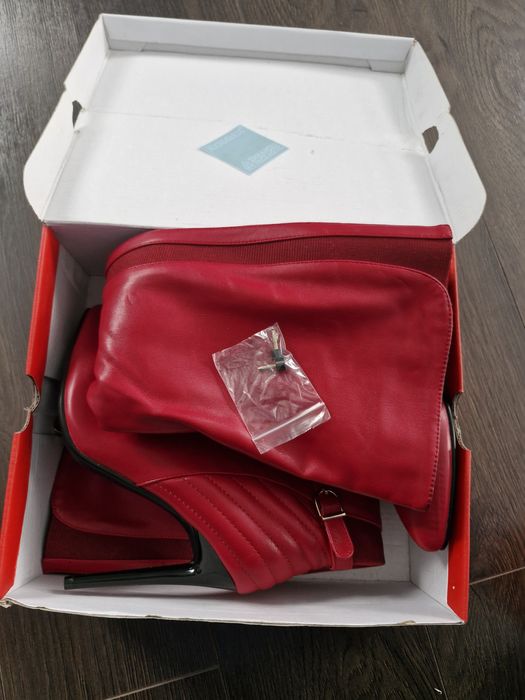 Cizme Roșii noi de vanzare