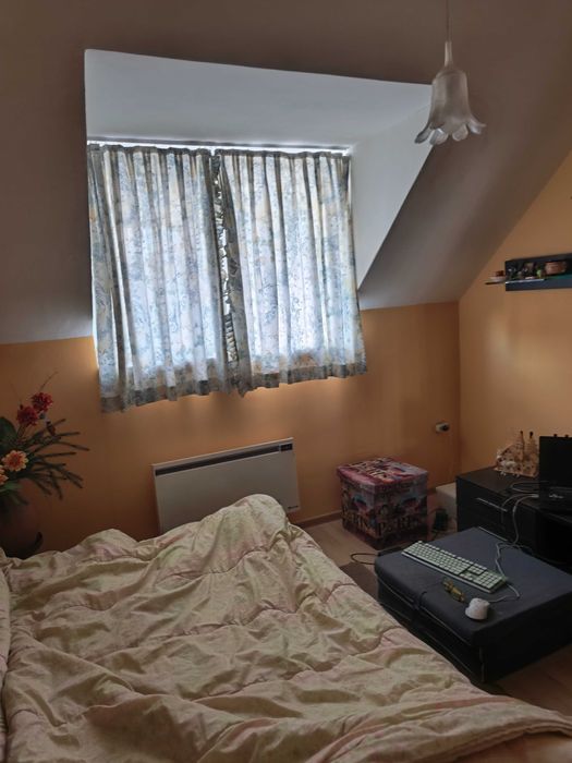 Продавам 4 стаен апартамент