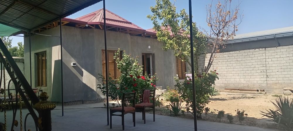 Сотилади файзли ховли хамма шароити бор