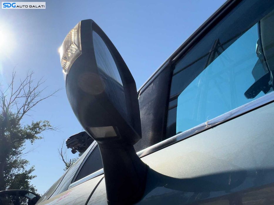Oglinda Electrica Stanga cu Lumina Ambientala Fara Pliere Rabatare Ford Kuga 1 2008 - 2013 Culoare Albastru M8 [Q6514]