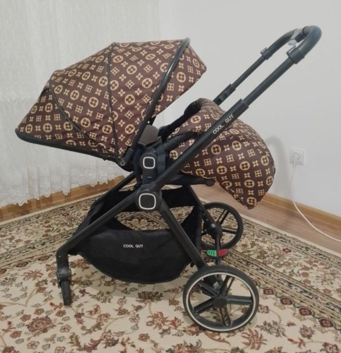 Продам коляску состояние новое
