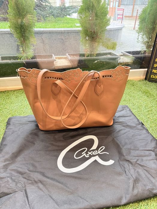 Кожена Дамска Чанта “Axel Accessories”