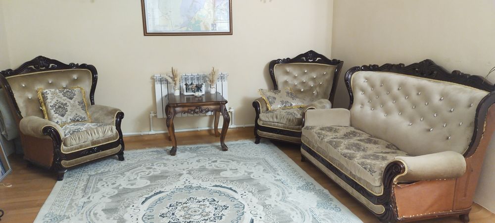 Диван и два кресла