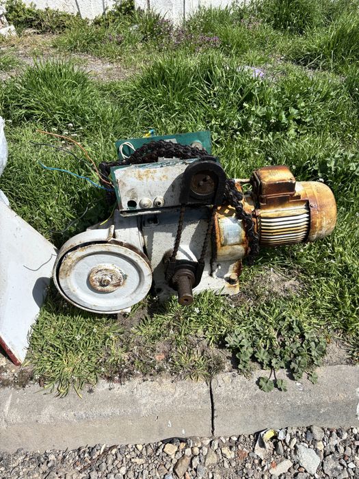 Motor cu reductor mare
