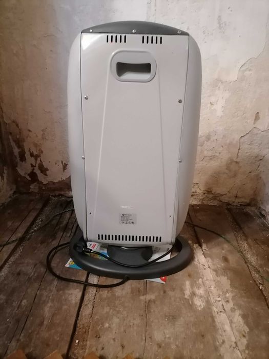 Radiator electric cu halogen