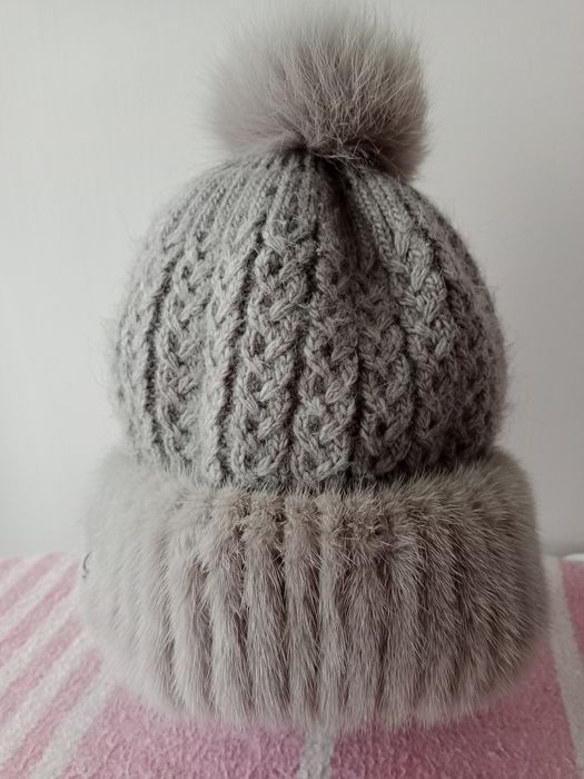 Продам шапки в отличном состоянии