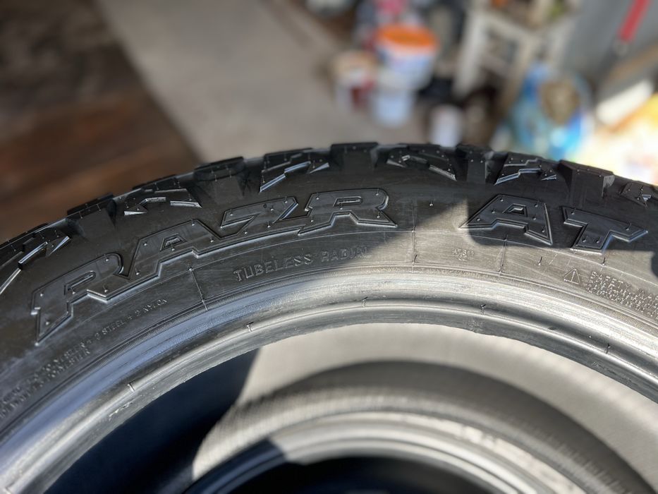 Продам автошины Maxxis LT RAZR AT811 275/65/20 126S