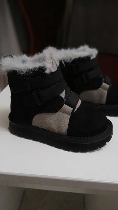 Продам зимнюю обувь детскую