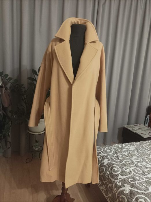 Палто продаваме женско палто