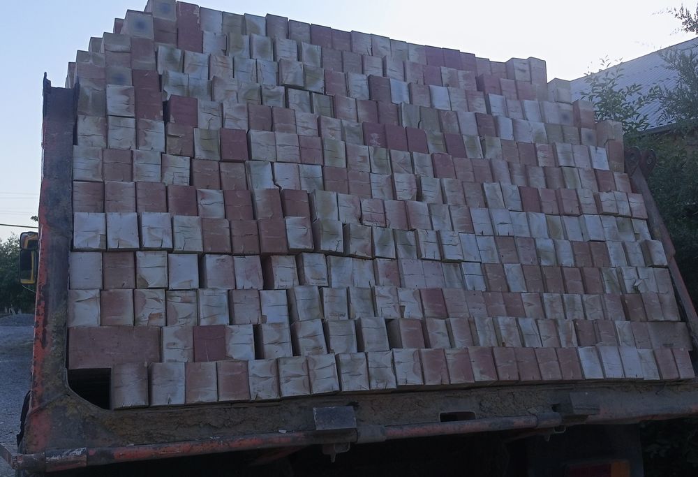 Pishgan gʻisht Bekobod boʻylab yetkazib beramiz