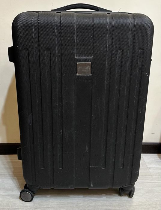 Чемодан для путешествий.Каучук