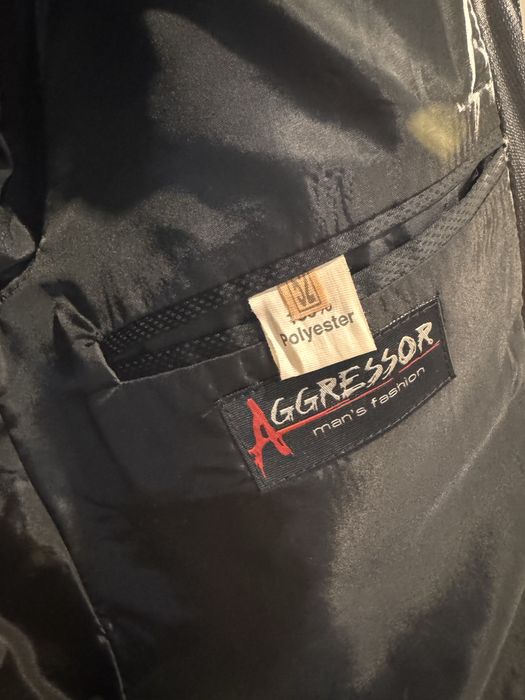 Официален костюм