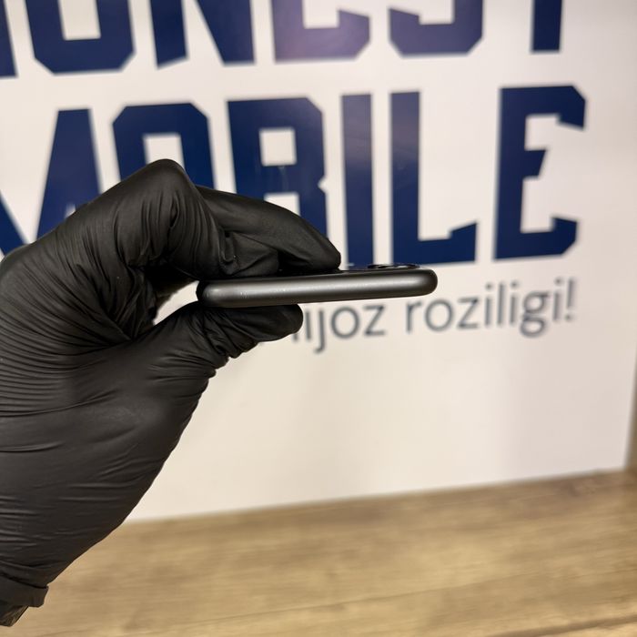 iPhone 11 black holati a’lo