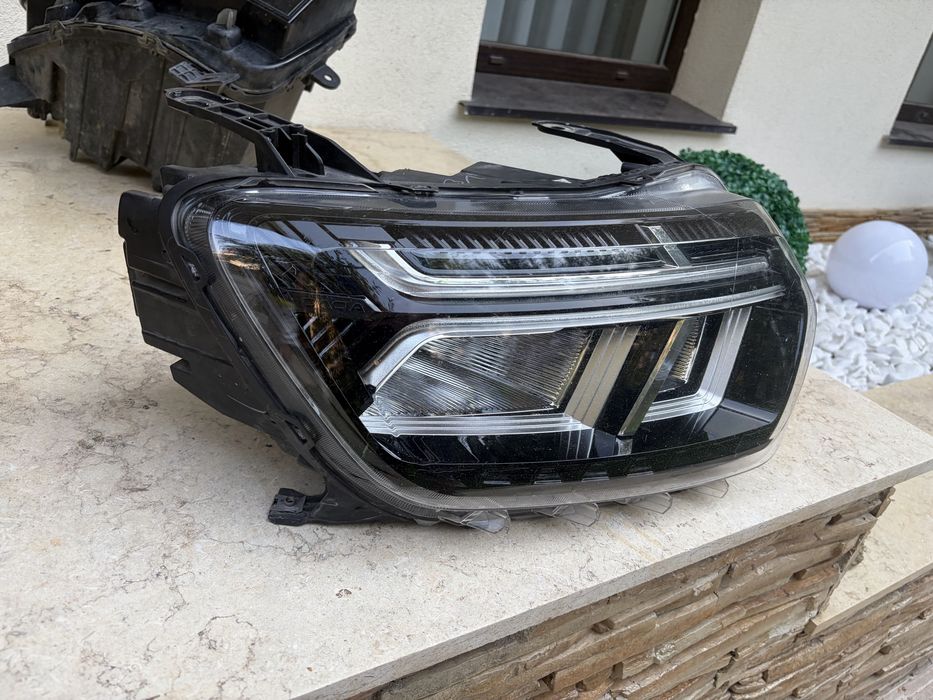 Far dreapta Dacia Duster 2 facelift an 2023/2024 cu alb la interior