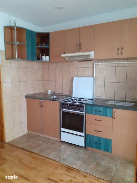 Apartament 2 camere, parter inalt, centrala proprie, zona Tasnad