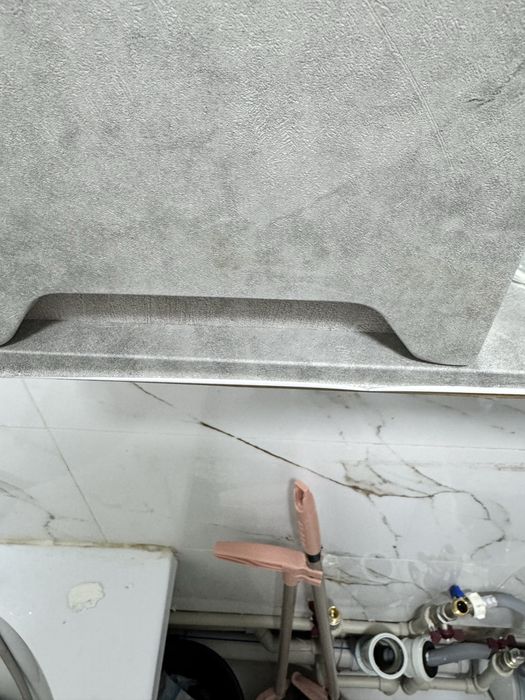 Зеркало с шкафчиком