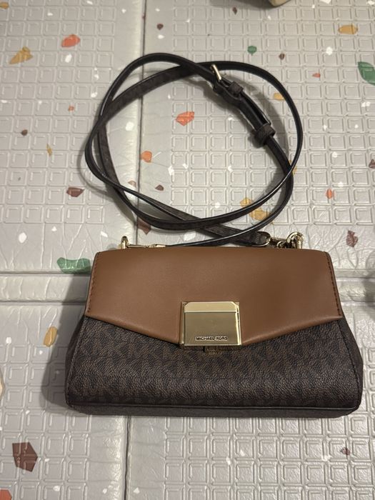 Продам сумочку Michael Kors