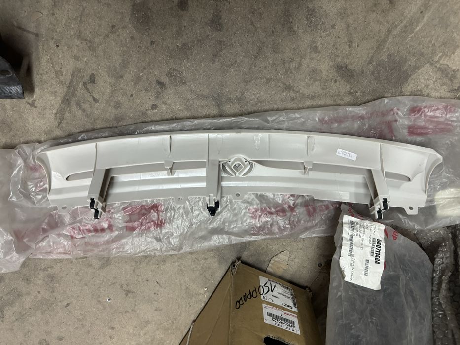 Решетка радиатора мазда кронос